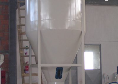 Hoppered silos with 66o cone